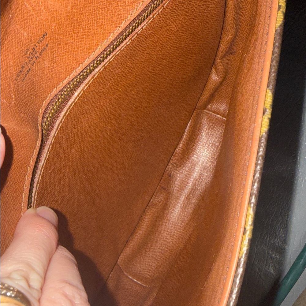 Louis Vuitton Black and Pink Crossbody Bag - Picture 11 of 12